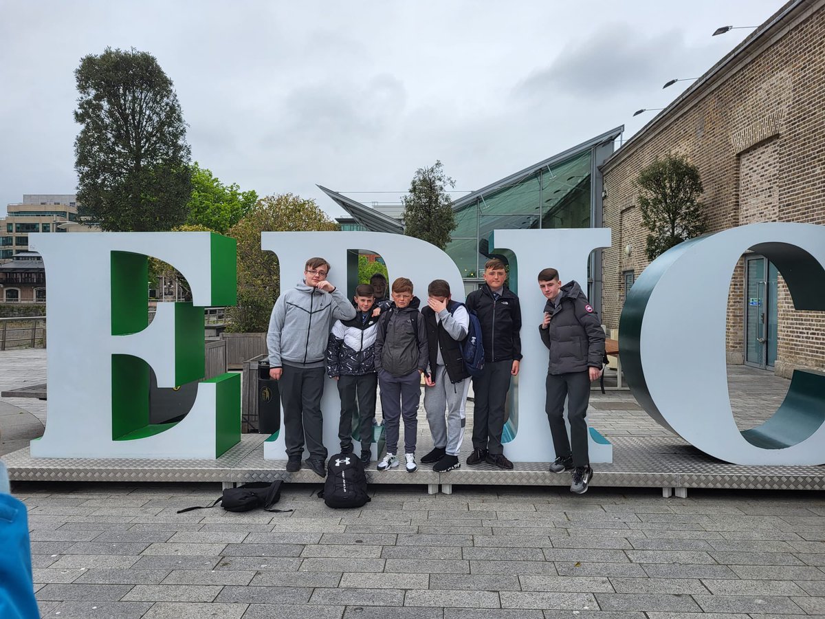 SyngeStreetCBS's tweet photo. What an #EPIC day! Second Years were #LearningOnLocation @EPICMuseumCHQ today. @PDST_History @JctHistory @ERSTIRELAND https://t.co/fQzLYMbzRy