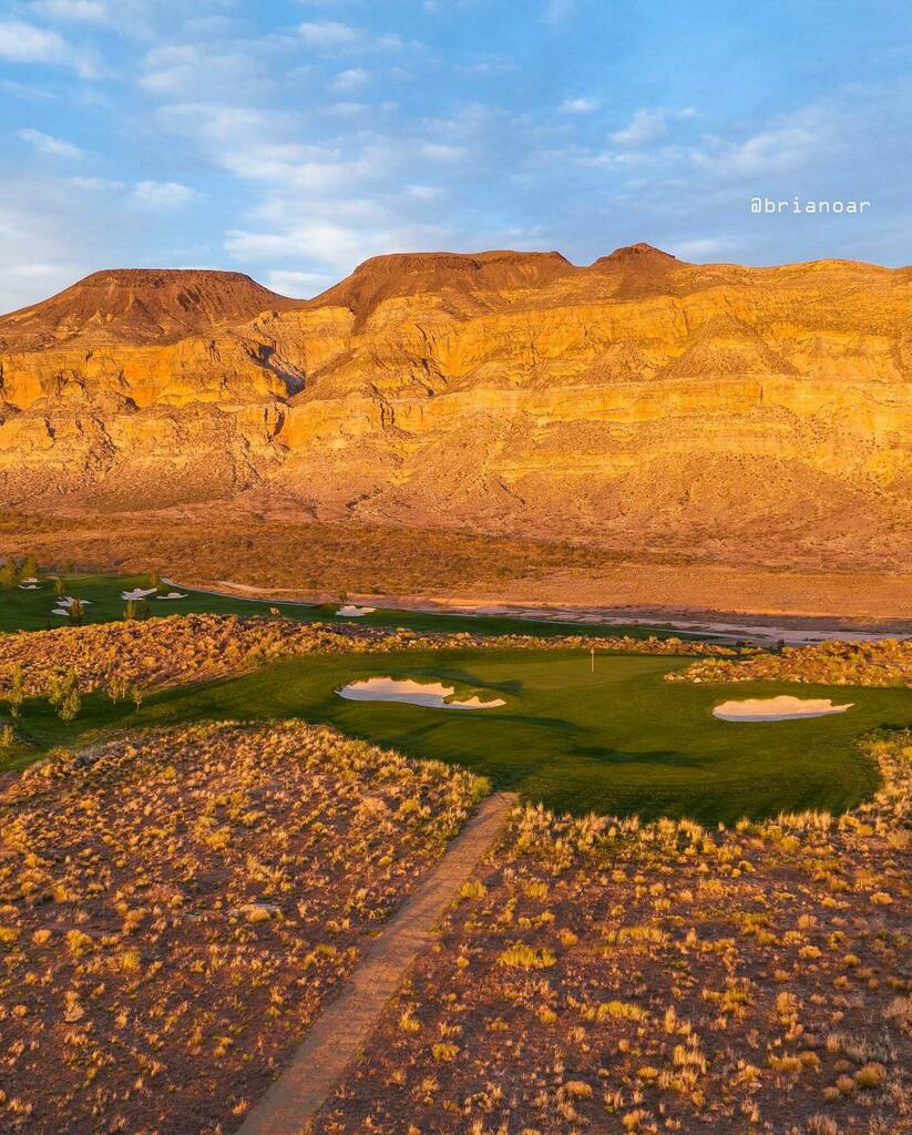 BrianOarGolf's tweet photo. The Copper Hues of Copper Rock. 🔥 photo: @BrianOar

⛳️ @copperrock near St. George, Utah ⛳️

#copperrock #copperrockgolf #stgeorgeutahgolf #stgeorgeutah #utahgolf #brianoar #brianoarphotography #golfvacation #golfpackage #golftrip #buddiestrip #golfisfun #beautifulgolfcourse… https://t.co/GpX7tTSmsj
