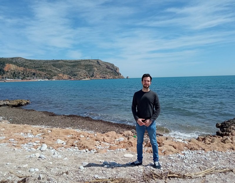 Enrique Escrivá ( <a href="/EEscriv/">Enrique Escrivá</a> ) de <a href="/Cs_Xabia/">Cs Xàbia</a> propone que la playa de perros de #Xàbia esté junto a la escuela de Windsurf del Primer Montañar  xabiaaldia.com/enrique-escriv…