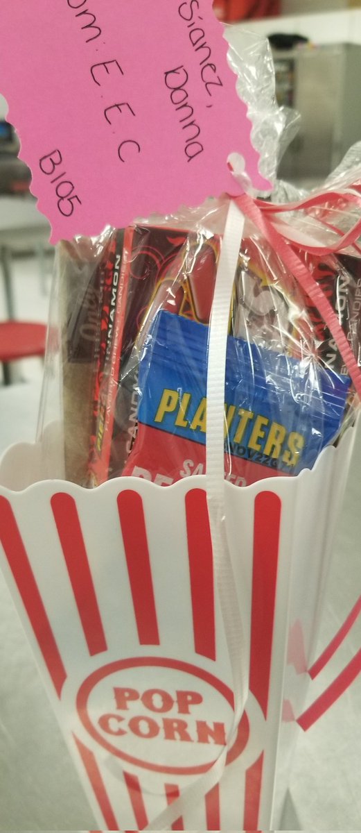 I'm blessed beyond measure! Thank you from the bottom of my heart to Mrs. Golden, Mrs. Matsuda, Mrs. Villa and all of our EECHS Tribal Council for all the wonderful gifts and treats! I feel the ❤! <a href="/EDAztecs_HS/">Venessa Betancourt</a> <a href="/nmatsu_EDHS/">N Matsuda</a> @Empire_ECHS #TeamSISD