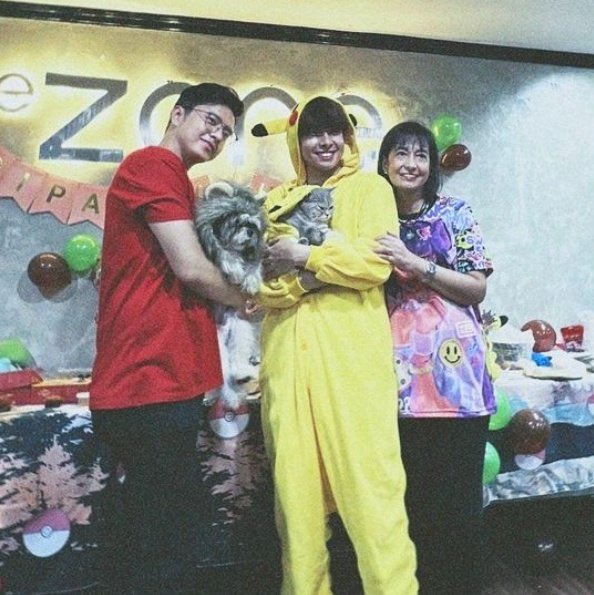 ube_kendi's tweet photo. wait… WAIT!!! 

ICONIC @thetitagemma wearing the @ube_kendi shirt at Saoirse Birthday Party 💜🥺

Thank you so much for your support tita! Stay sweet ✨💜 https://t.co/XEfDWgOxEe