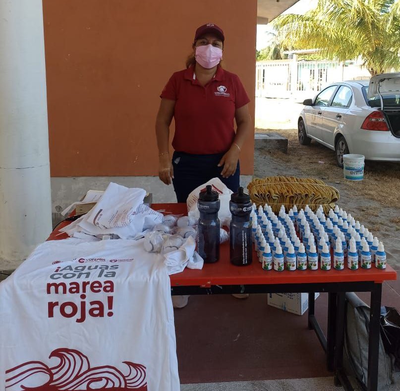 SaludCampeche's tweet photo. Como parte de las acciones de la Primera Semana Nacional de Protección contra Riesgos Sanitarios, personal de la #COPRISCAM en #Carmen recorrió las localidades de #Atasta, San Antonio Cárdenas, Nuevo Progreso y la colonia Emiliano Zapata. https://t.co/WQM8wCZJTI