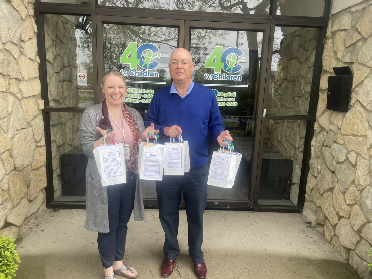 LisaJoBabb's tweet photo. All family childcare providers received goodie bags today to celebrate #ProviderAppreciationDay All child care providers are superheroes and essential! I’m thankful for great advisory board members who helped deliver to over 100 providers to our region!#PNC #Heapy @4CforChildren https://t.co/rW5ApNPCRJ