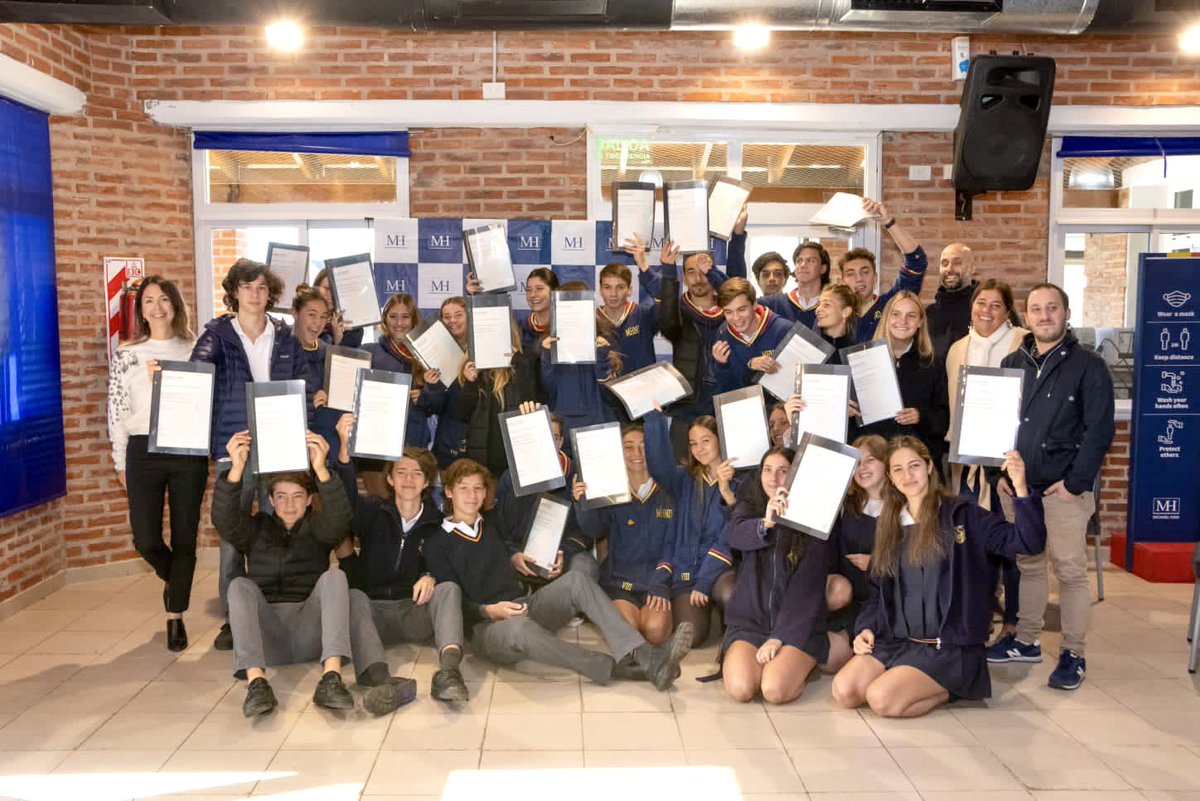 MHcolegio's tweet photo. Cambridge Awards Ceremony: in both sites we celebrated effort, success &amp; goal achieving. Students received their International Certificates of Education from @CambridgeInt #cambridgeschool #schoolledership https://t.co/rAOrAwCz45