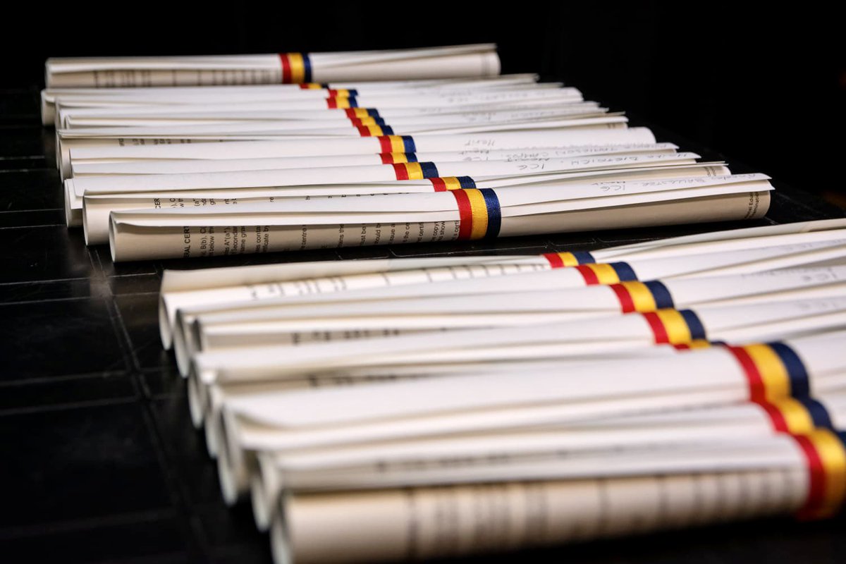 MHcolegio's tweet photo. Cambridge Awards Ceremony: in both sites we celebrated effort, success &amp; goal achieving. Students received their International Certificates of Education from @CambridgeInt #cambridgeschool #schoolledership https://t.co/rAOrAwCz45