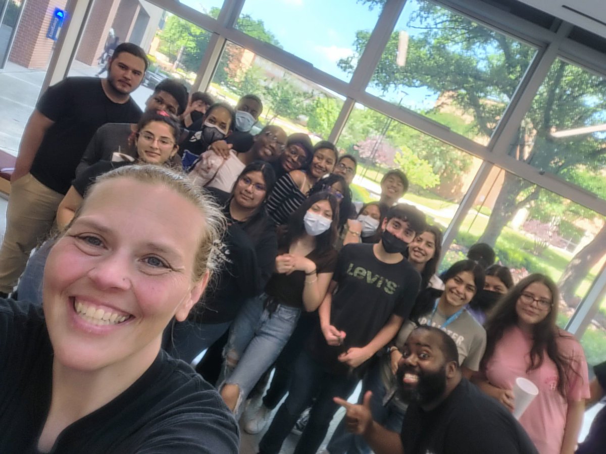 WHSPtech's tweet photo. P-Tech juniors at TSU! Great group of young people preparing for their future. @Willowridge_HS @FortBendISD #avidcollegeready #blazeblue https://t.co/cuQIyEBIwf