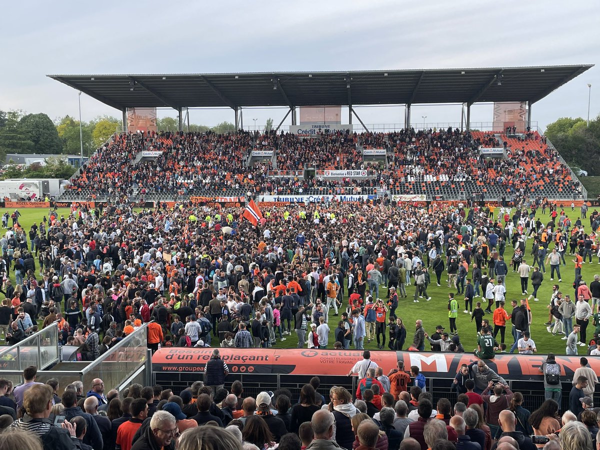 FloraGruau's tweet photo. Bravo les Tangos !! Après la montée en ligue 2, vous voici champion ce soir ! 👏🏻@stadelavallois Les lavallois et les mayennais sont avec vous pour la prochaine saison ! https://t.co/xYWiPCBV2a