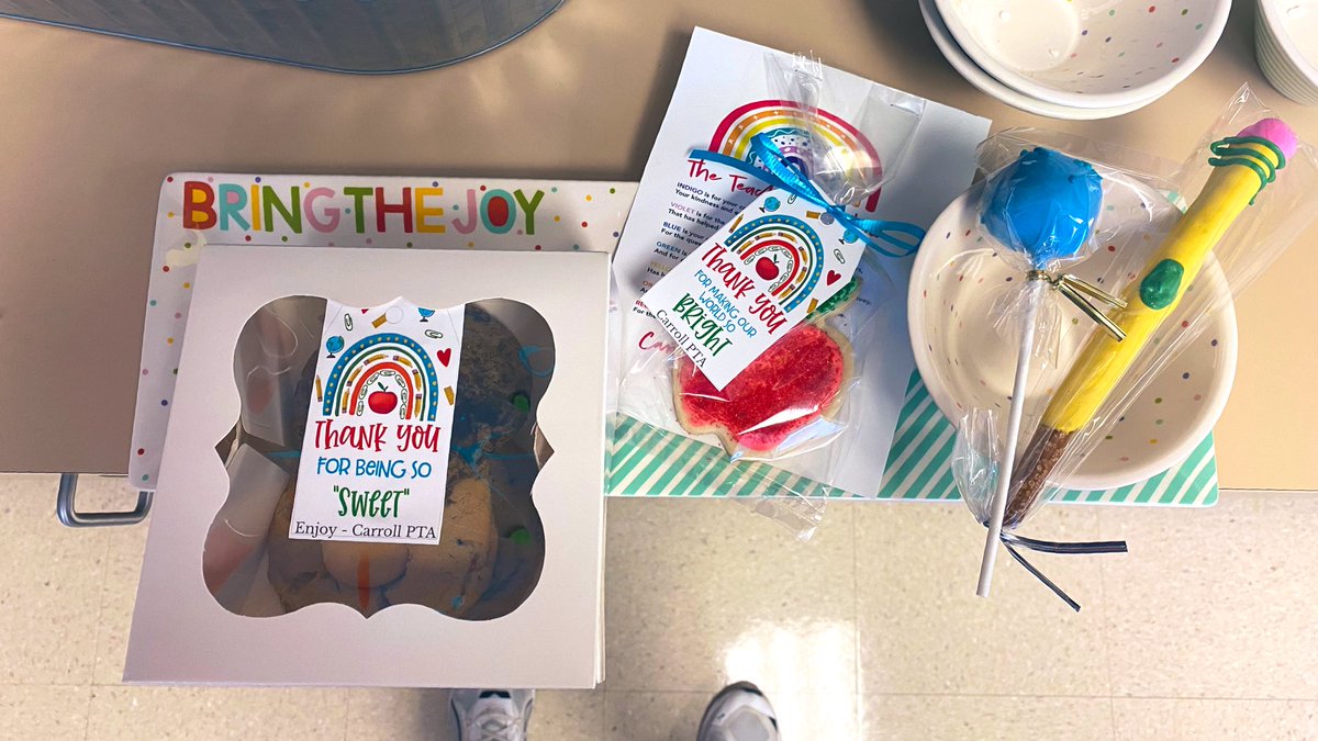 Ms_Layyyy's tweet photo. Thank you all for showering us with the most sweetest treats this week! 😍🍪 🍎@CarrollPTA_FISD #TeacherAppreciationWeek https://t.co/foBsv0EmhS