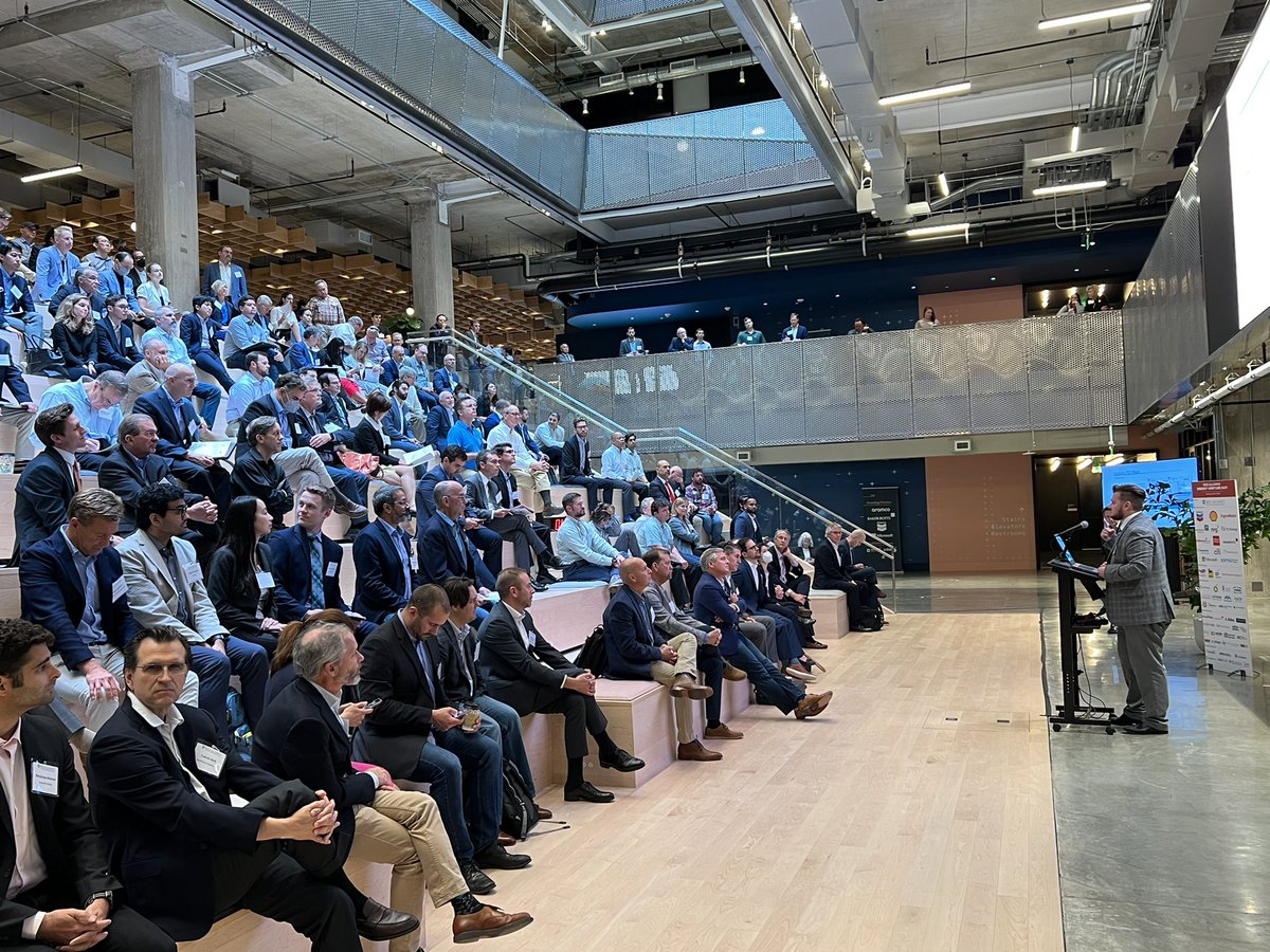 CardGioInc's tweet photo. CardGio was pleased to take part in the Rice Energy Venture Day @TheIonHouston pleasure to speak with and be amongst so many promising companies and individuals! #energy #ourenergy #texas #Canada #houston #theion #energyfuture https://t.co/wQH2ao3qzC