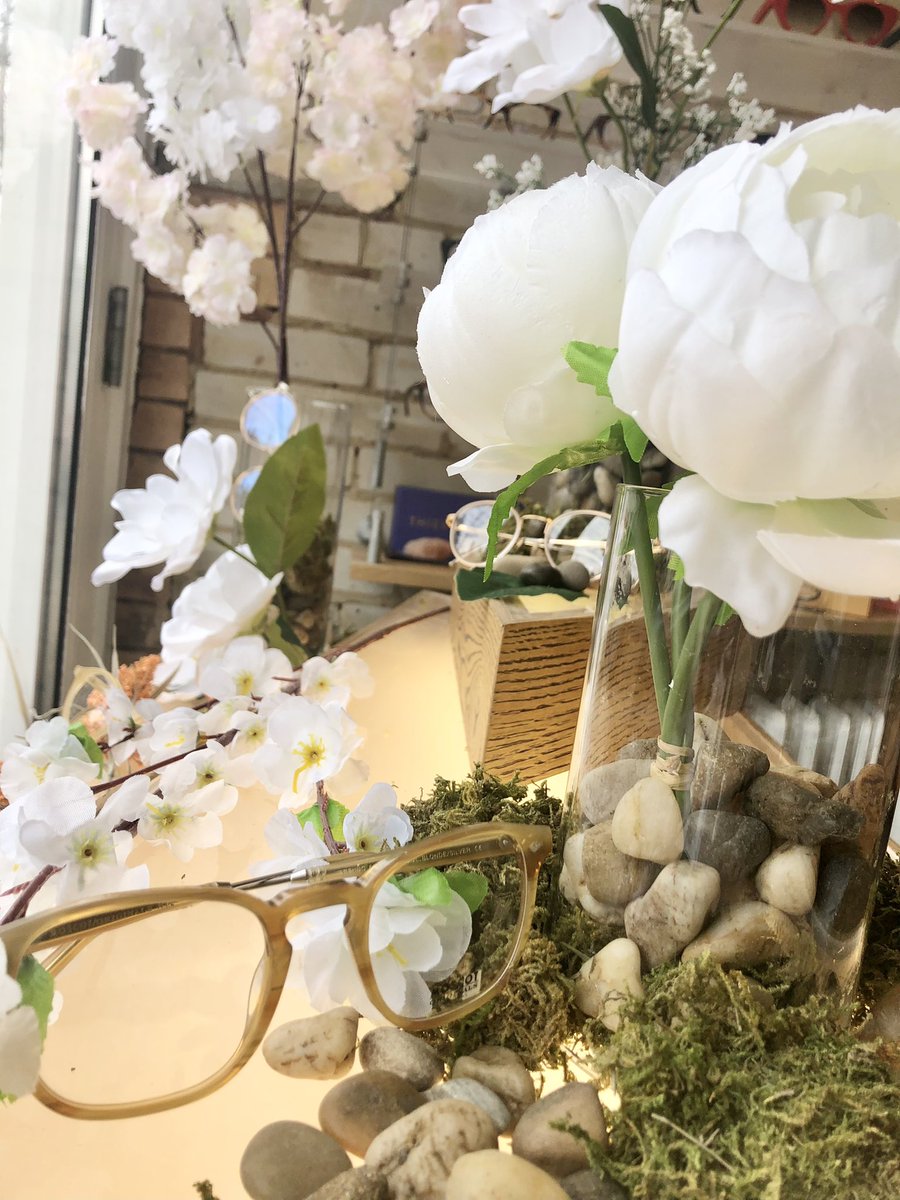 philaoptical's tweet photo. We’re also blooming in the shop, drop by for some inspiration #highparkcherryblossoms #eyeweardesign https://t.co/3ZMtLIC8Ud