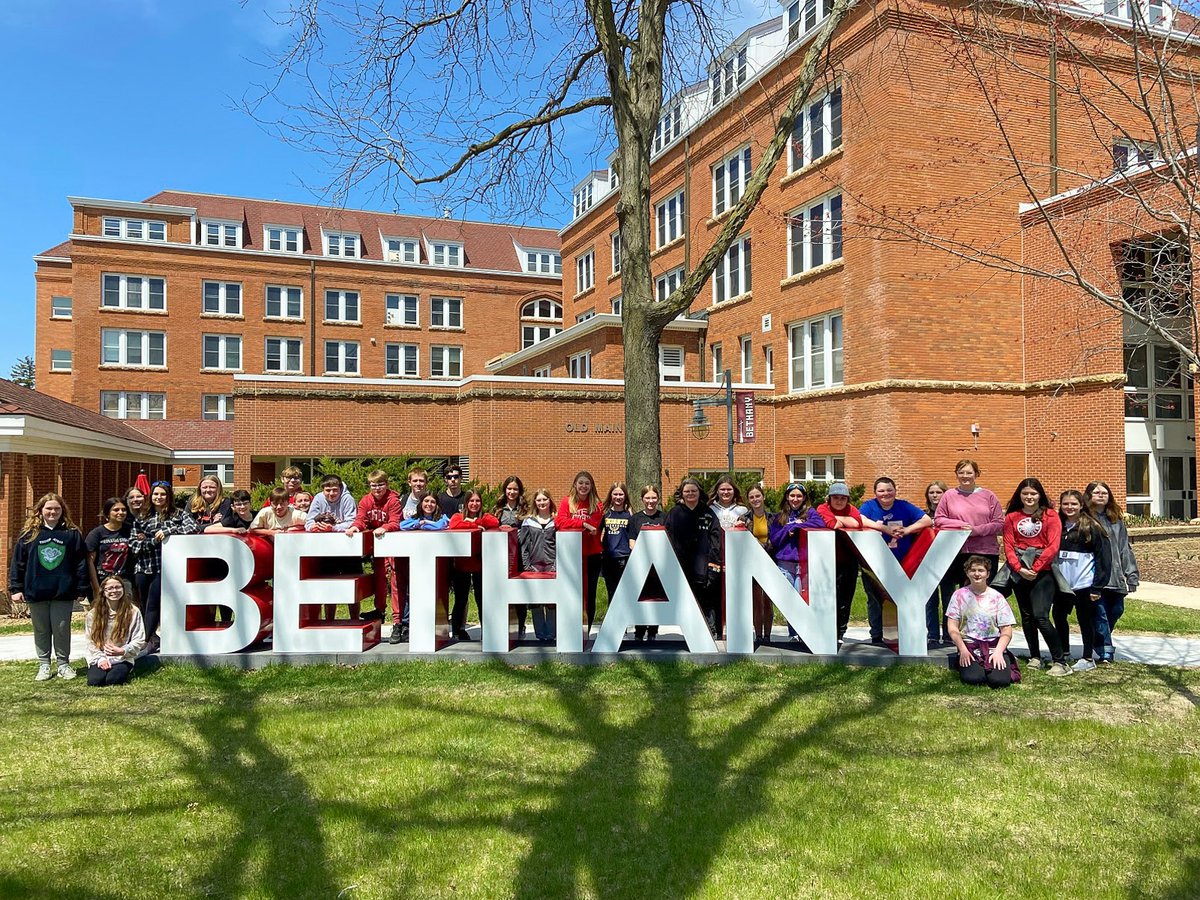 BethanyLutheran's tweet photo. We love visitors! Here are two group photos from our 7th and 8th grade visitors from Alden-Conger. Thanks for coming on such a beautiful day! Schedule your group or personal visit here: https://t.co/2oK2lTBIzN #BLCValues https://t.co/ybmsOVkaNQ