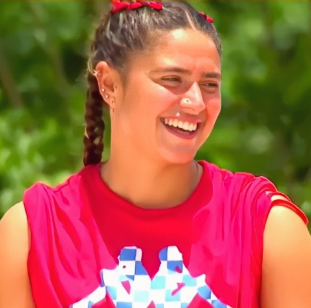 tlotru's tweet photo. Survivor tarihinin en rezil ve en itici yarismaci net seda ocaktir. aglayan bir insana saygisi bile yok. 
sen cocuklarini goremiyorsan baska insanlari suçlayamazsın.

#survivor2022alllstar #survivor2022 https://t.co/7zQ3JC9vm2