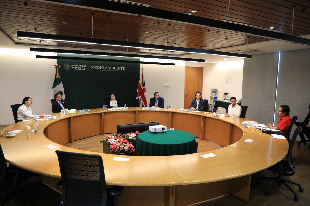 Mary_Luisa_AG's tweet photo. Fue un gusto dialogar con @JonBenjamin19, embajador de @UKinMex, sobre temas de interés binacional y prioridades de colaboración en temas ambientales.

El cuidado por la vida se trabaja en conjunto. https://t.co/YiBOWOUy3g