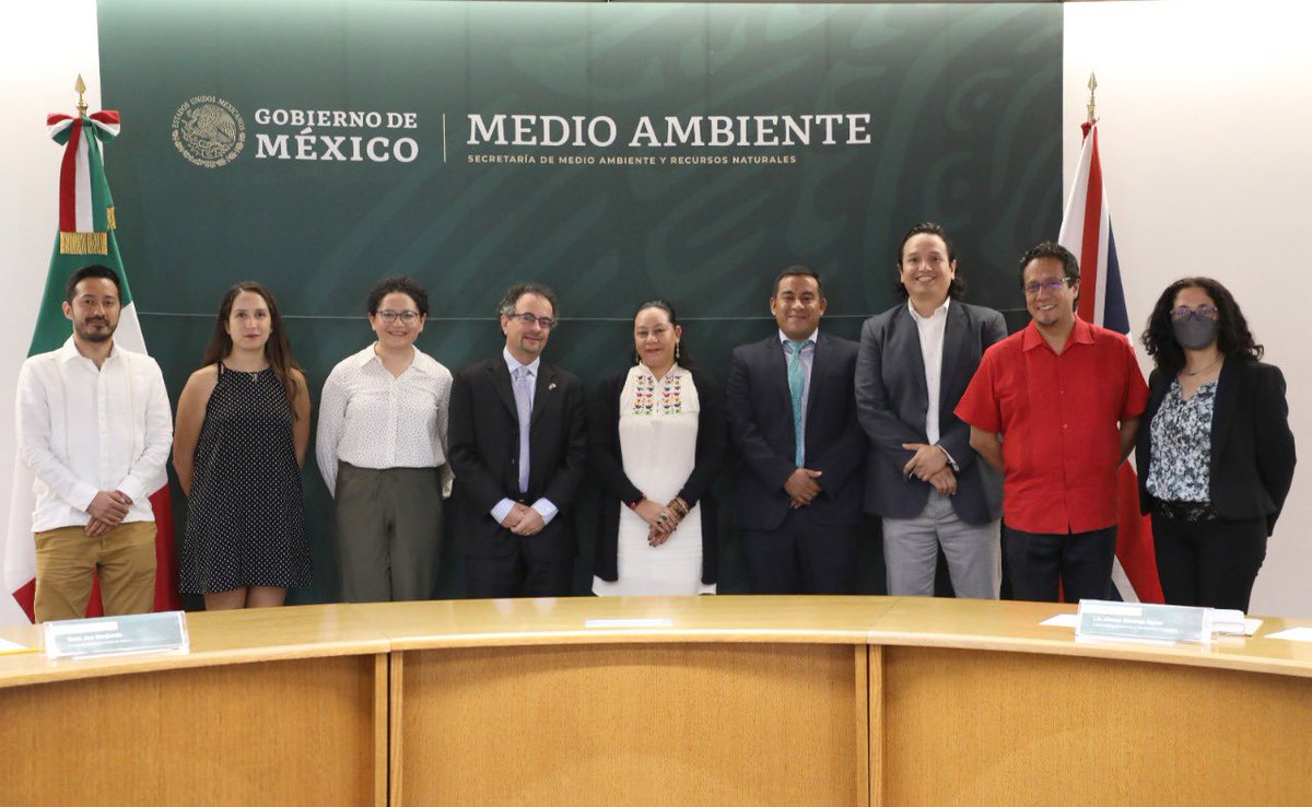 Mary_Luisa_AG's tweet photo. Fue un gusto dialogar con @JonBenjamin19, embajador de @UKinMex, sobre temas de interés binacional y prioridades de colaboración en temas ambientales.

El cuidado por la vida se trabaja en conjunto. https://t.co/YiBOWOUy3g
