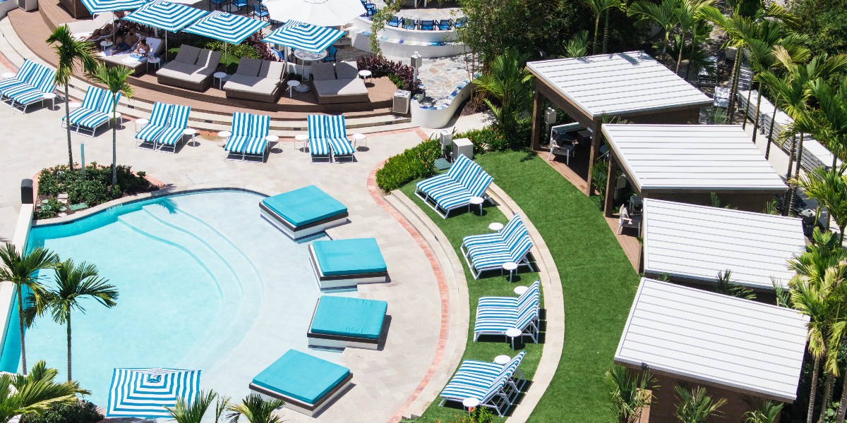 MeetingsInPR's tweet photo. The color blue is known to improve performance.💙 Being surrounded by all these beautiful shades of blue at the Fairmont @elsanjuanhotel will have your attendees relaxed and inspired.😉🇵🇷 #MeetInFullColor #DiscoverPuertoRico https://t.co/8zbKZ8RbsD https://t.co/0r9sAGX1H2