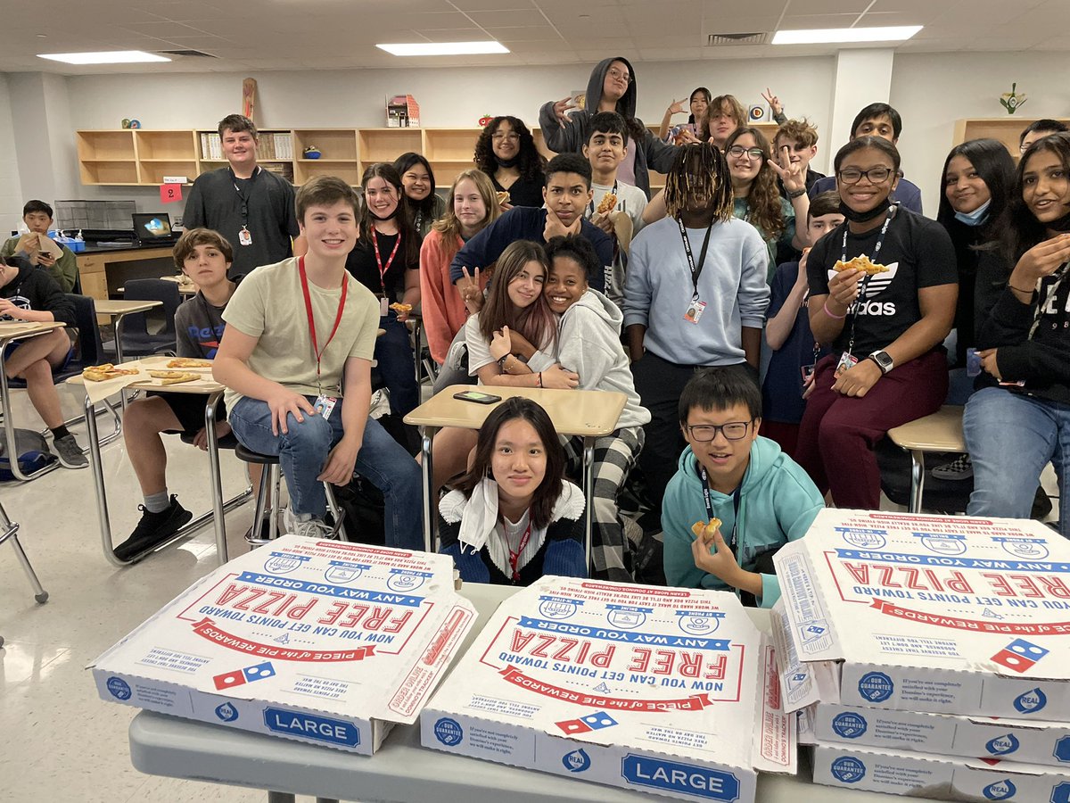 karimdhs's tweet photo. Making bets with your teacher can pay off. Congrats to 7th period on outstanding educational achievements in biology 🎉

@DawsonHighSchl https://t.co/1jewW5Eyvl