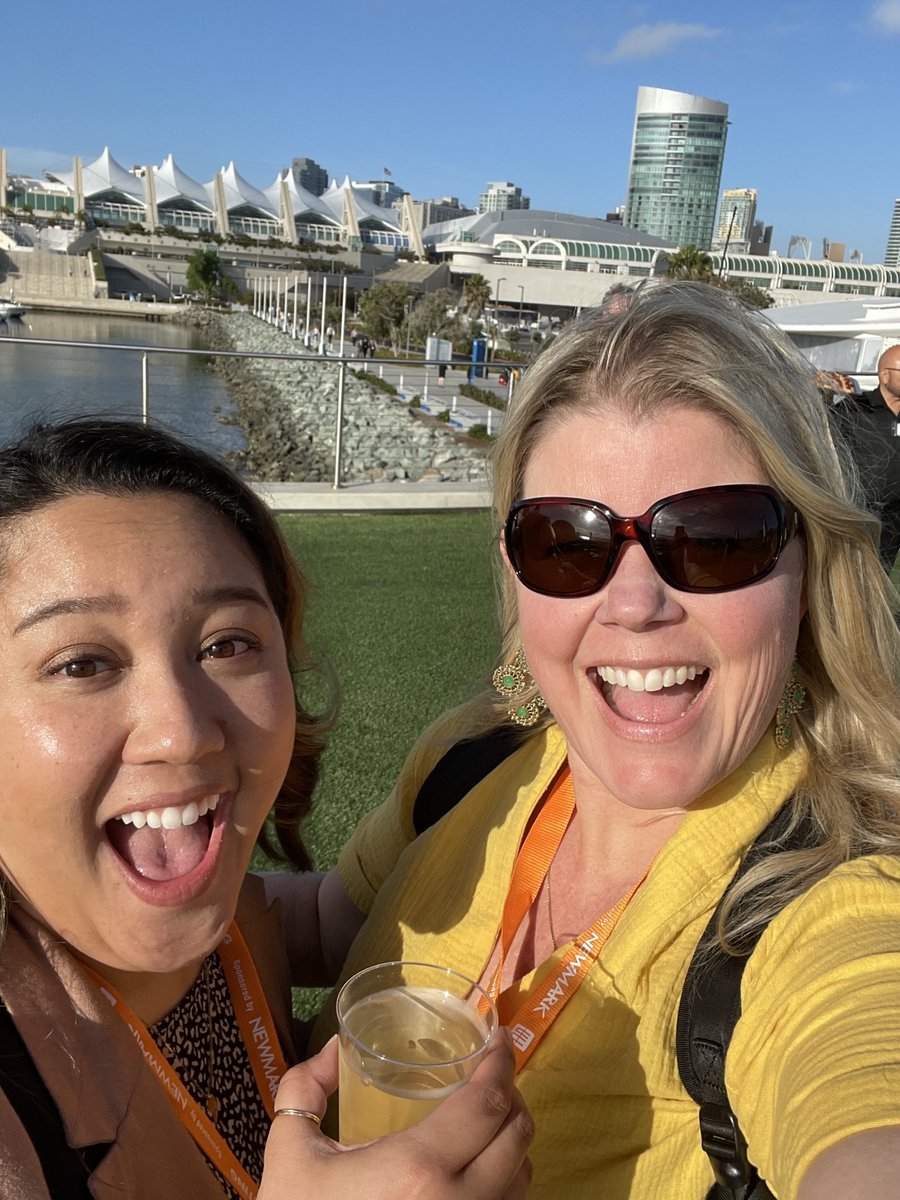 Get_Community's tweet image. Drea and Kelly had a blast attending the #ULISpring Meeting this year in San Diego. Big thanks to the @UrbanLandInst for hosting such a wonderful conference! 😀 🥂#TeamTweets