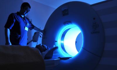 EuropHospital's tweet photo. Patients with neurological conditions such as #dementia or #autism can prove especially challenging for radiographers. A session at the #ECRoverture gave insights to a patient-focused approach. @myESR @markmcentee @NStogiannos #MRI radiography https://t.co/TeUu6L7lyN https://t.co/UNidk3UtaR