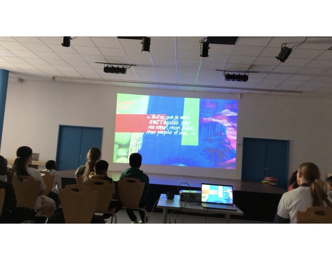 YMerzi's tweet photo. Projection du 🎥 réalisé par les équipes &amp; collégiens « Tous au collège, c’est les vacances ! » de @Paris19e accueillis au collège G Budé. 🙏 à Joey, Levi, Sandrine &amp; Kalilou et leurs équipes 🙏 aux équipes des clges S. Lacore, @clgGMelies &amp; @g_bude ! https://t.co/IdRz6xdn9T