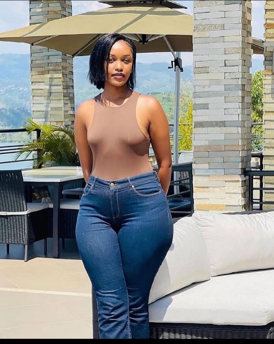 LAKAPITANO's tweet image. Live on #FatFridayMix with @LAKAPITANO #StaminaDaddy @Deejay Emma and @Guiness, Wama Dark or Light?