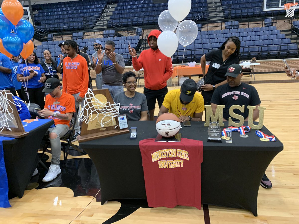 TviewBasketball's tweet photo. Your Wolves had a great time at our Signing Celebration with Family & Friends π₯³
CONGRATS π π π
@Ch3ndalll
@UTAMavsMBB
@OdayDonovan @McNeeseMBB
@jw1five
@MSUTexasMBB https://t.co/iPjk3eOh6f