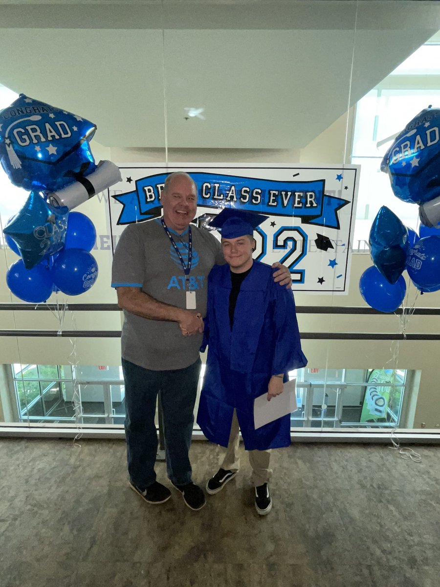 NyRaze's tweet photo. @BartonTonyLeb @mickeyB_  @OKC_CC_Quail  Happy Grad NH Class!! https://t.co/8KbIG3nd3d
