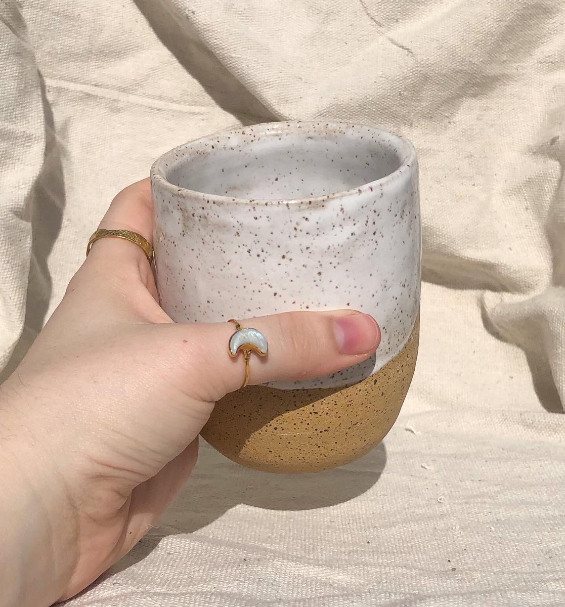 FromTheMudArt's tweet photo. Etsy shop is updated! Link in bio🌼
#ceramics #artist #etsyupdate https://t.co/LoyuZubYrz
