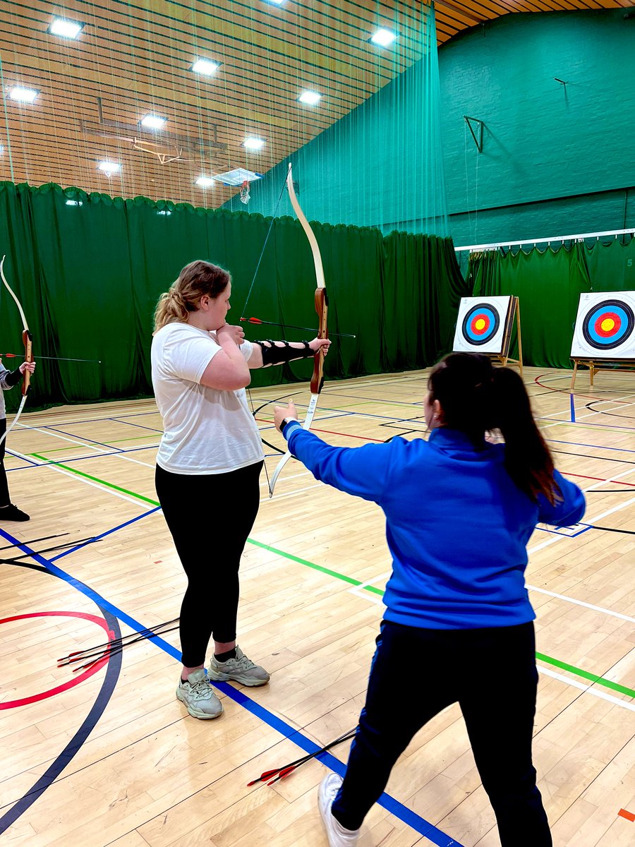 NA_ASCPO's tweet photo. #NAInclusion 💛🖤
Another great day @InverclydeNSTC with @GarnockCampus pupils getting the chance to experience new activities.
🟡Archery
⚫️Handball
🟡Team Building
Thanks again to the coaching team 👏🏻
#Opportunities #PersonalApproach
@NAActiveSchools @audreynolan @RhonaEA https://t.co/v1CSaakfbo