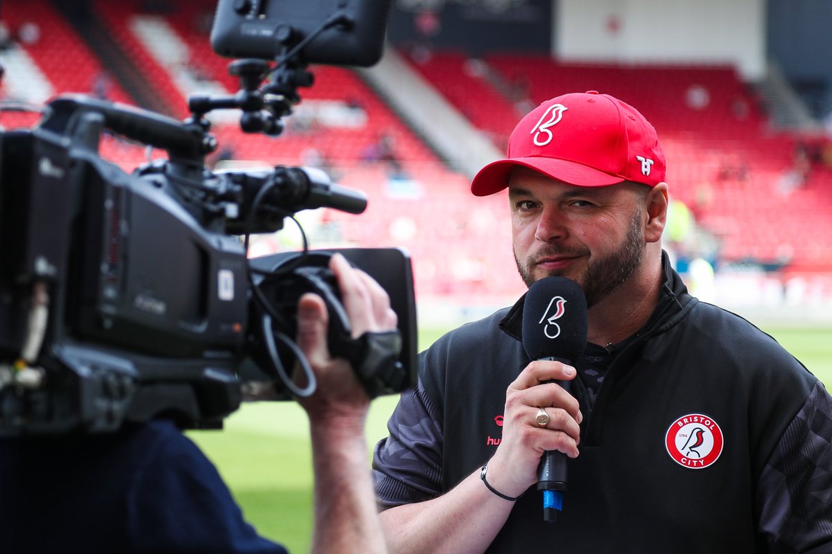 downsyofficial's tweet photo. So another season draws to a close tomorrow. Itβs had some highsβ¦ and some lows, but it remains a privilege to do a job I love.
π₯πΊπ£π€π£β½οΈπ΄βͺοΈ
@BristolCity #MatchDayPresenter #SkyBetChampionship #EFL
...
πΈ - @sport_jmp / @Willtphotos https://t.co/UvMSNKCeul