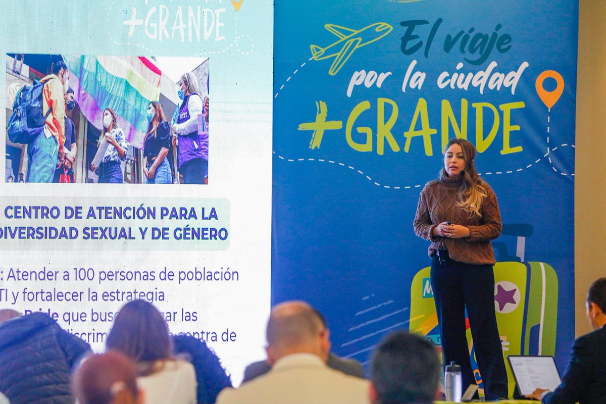 SecMujerMzl's tweet photo. #MujeresQueInspiran💜
En el 2021 dimos apertura a la Casa de Mujeres Empoderadas, un lugar para brindar atención a mujeres y población LGBTI víctimas violencias. Abrimos hilo⬇️ 
@CiudadManizales 
@Alcalde_Verde https://t.co/P9RZzagAcD