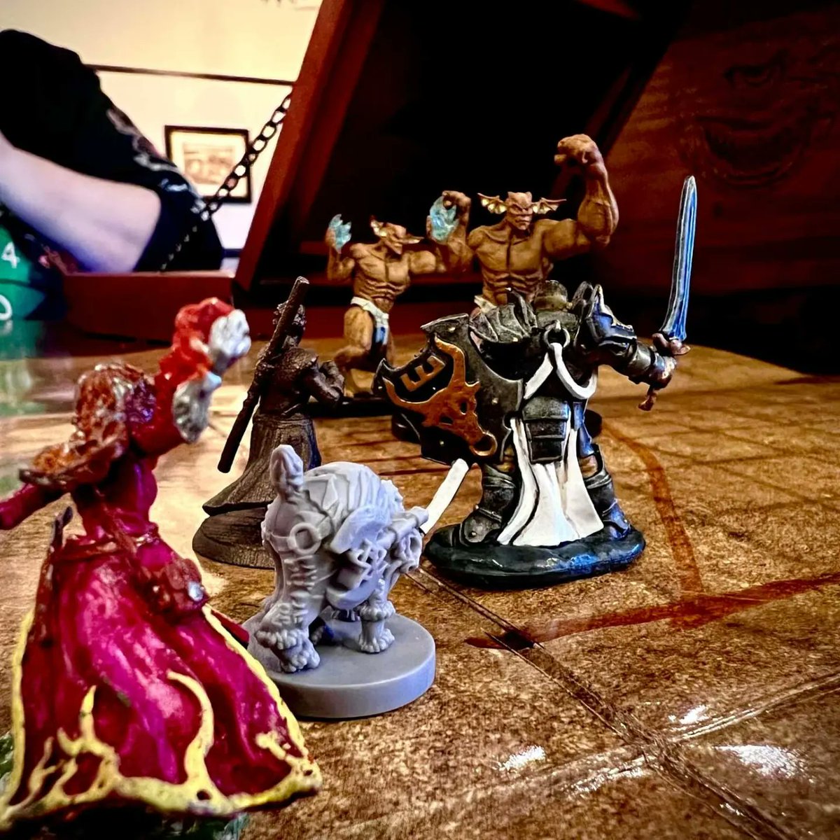TabletopRebels's tweet photo. Precariously positioned over the fall to Avernus, will the team survive the portal of demons .... Glynris, our monk, selflessly sacrificing his body to plummet into the portal in the hopes of sealing it... Will he survive? 
#avernus #dnd5e #wizardsofthecoast #dungeonmaster https://t.co/Rp5O8jl6nu