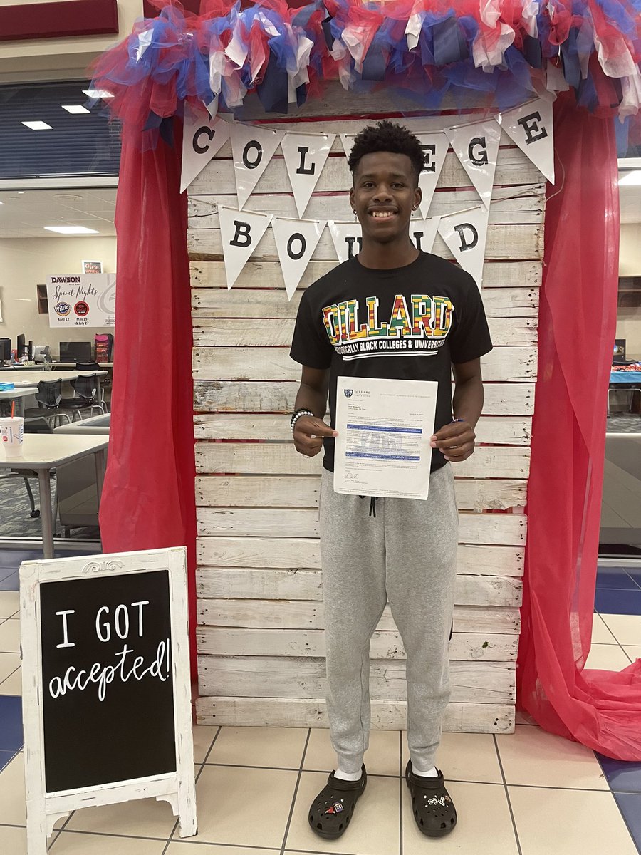 DHSCollegeBound's tweet photo. College Acceptance Day! https://t.co/UyyxwwVeKZ