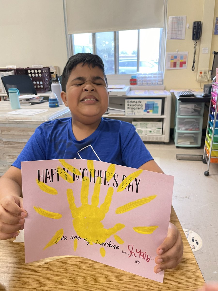 Happy Mother’s Day from room 307!! ☀️💐