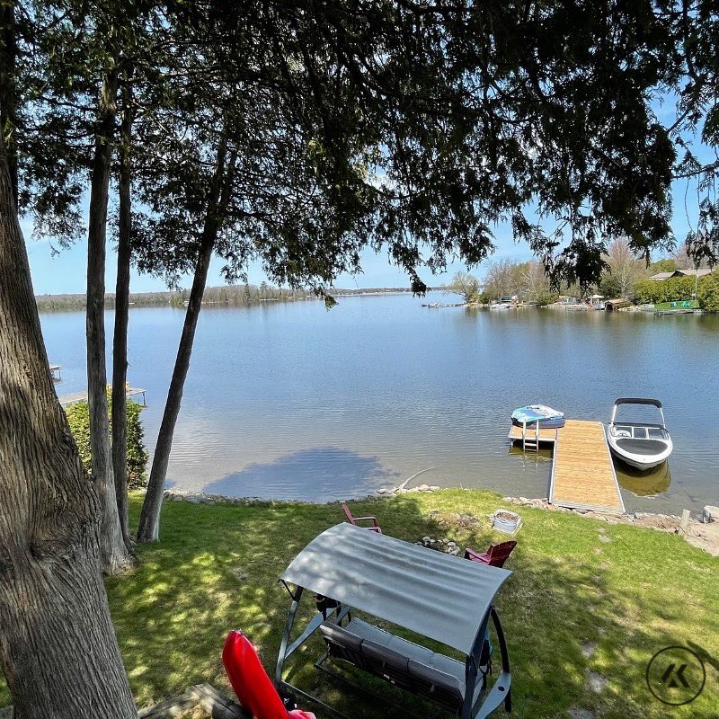 AlketKulla's tweet photo. J U S T   L I S T E D  !! 

📍1744 Poplar Point Rd, Selwyn, On 

Looking for a Cottage or Waterfront home! This could be yours ! 

✔️ Chemong lake Cottage / Home
✔️ 3 bedrooms | 3 baths | 1 car garage 
✔️ Over 1700 Sqf of Living space https://t.co/nX8bnWIgar