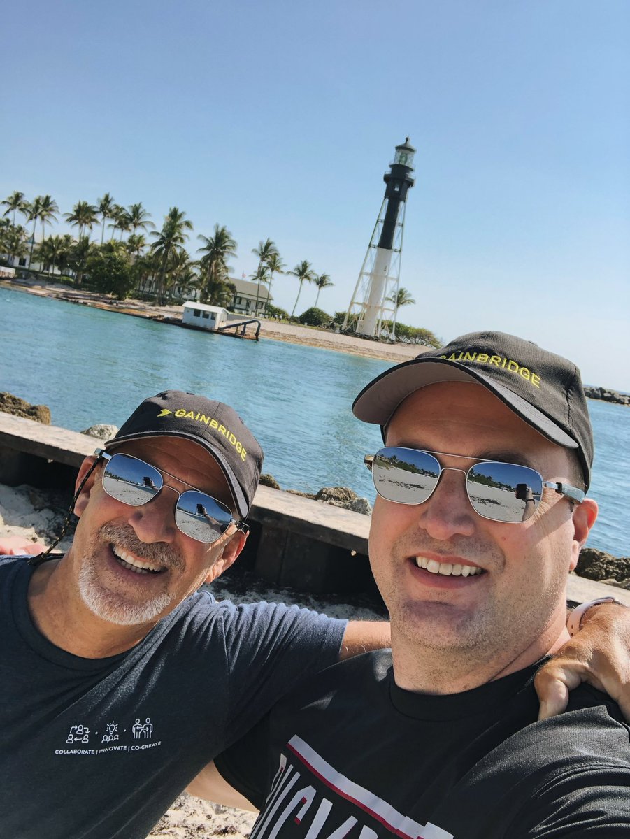 pffmaestro's tweet photo. Beautiful day ✅ lighthouse ✅ @gainbridgelife hat ✅ and those @lucydeyewear #bluetoothglasses
—
#gainbridge #gainingaccess #ppath #prevailingpath #annuities #fintech #diy #champtrail #pompanobeach https://t.co/UxyCDMitHR