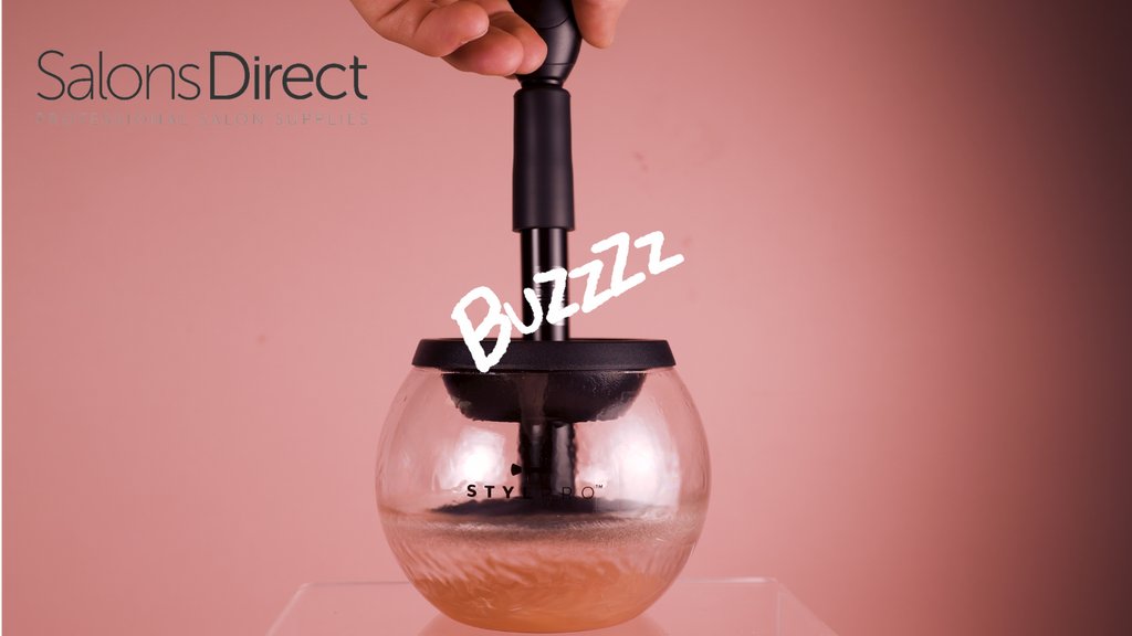 StylPro_UK's tweet photo. Hate the idea of waiting hours for your makeup brushes to dry? We got you!

The #STYLPRO Makeup Brush Cleaner dries your clean wet brushes in seconds

Save 20% from Salons Direct here: https://t.co/yvaRTYgzck

#stylpromakeupbrushcleaner #makeupbrushcleaner #salonsdirect https://t.co/h6p2l4sjF7