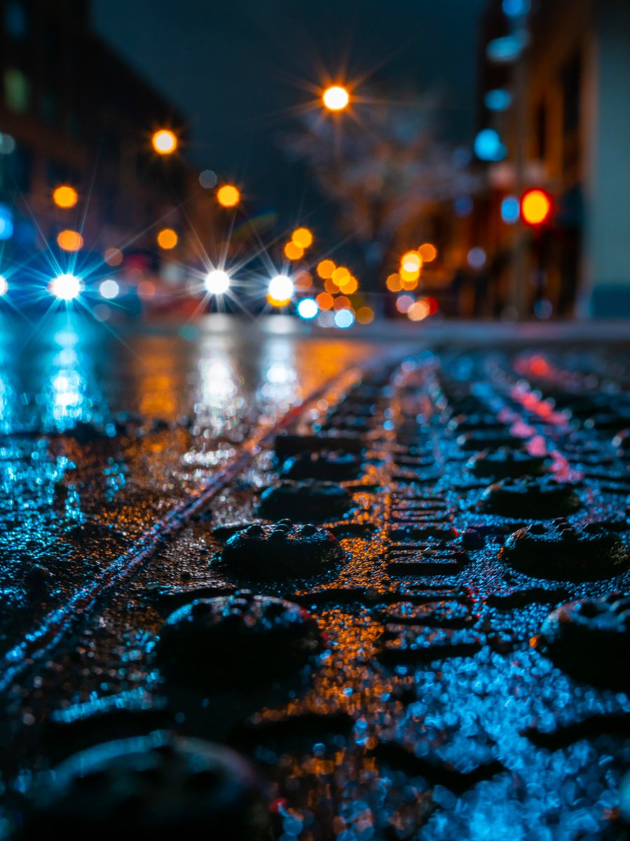VISION_3O3's tweet image. Wet Asphalt @AdamCarity No macro.... ahha #streetbokeh #bokeh #DENVERPHOTOGRAPHER #DENVERPHOTOGRAPHER #sigma35mmart