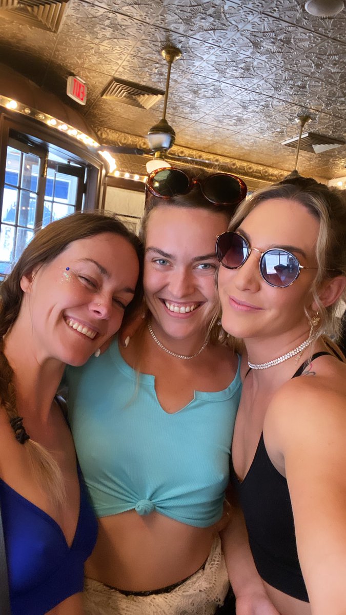 MikaelaMayer1's tweet photo. Sister weekend in New Orleans for #jazzfest2022 🤍🤍🤍 https://t.co/5B9TP7SoQW