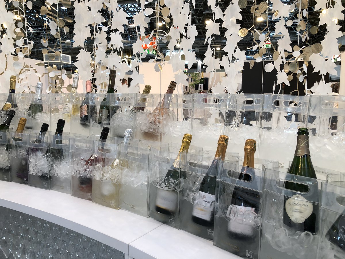 Around 120 #Champagne producers will be present in Hall 9, incl.traditional Champagne houses, biodynamic Champagne&amp; the impressive Lounge with bar.Want to find out more? Join our tour for bloggers &amp; digital creators: "Let's Champagne@ProWein" with Valentino Pusnava aka <a href="/WINEMOB1/">WINEMOB - Valentino Pusnava</a>