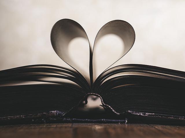 Jeaniene_Frost's tweet photo. Blog up! Thank you, what's next, &amp; more (Psst: I answer if there's going to be more Bones pov in this! 😀)  https://t.co/ucY71wKDIS https://t.co/1f5Lt3Eup6
