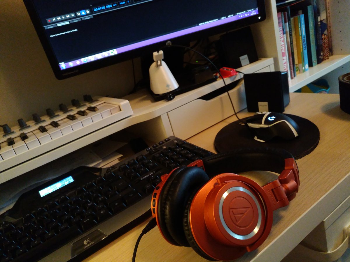 FinTomoki's tweet photo. I'm quite excited to play after a long while, and trying out these while recording. Can't wait to eventually hear the finished songs! https://t.co/m2X2zQpck8