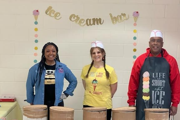 DrKSpells's tweet photo. We had a great Teacher Appreciation Week in Hazel Crest 152 1/2.  Thanks for all that you do for our scholars! https://t.co/rJsxXKN8mt