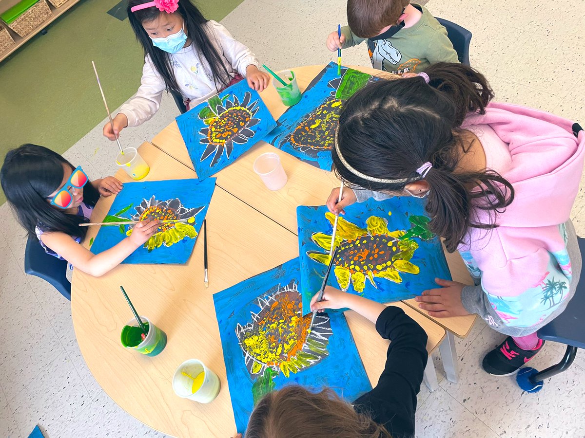 leah_hmb's tweet photo. So proud of their van Gogh inspired sunflowers🌻 for someone special 💙💛 https://t.co/2uA84sKNOP