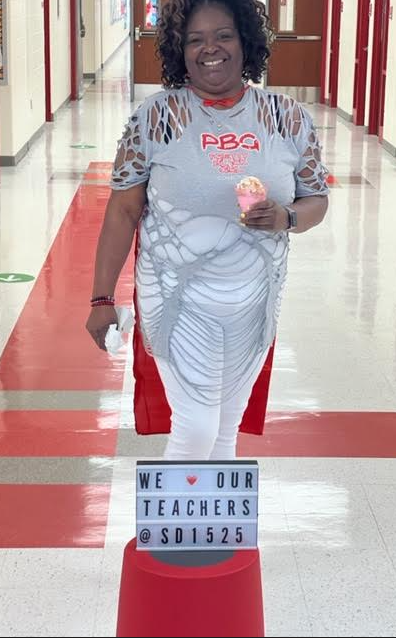 DrKSpells's tweet photo. We had a great Teacher Appreciation Week in Hazel Crest 152 1/2.  Thanks for all that you do for our scholars! https://t.co/rJsxXKN8mt