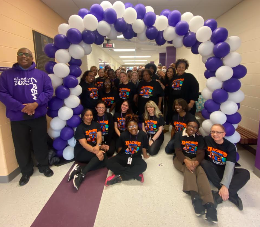 DrKSpells's tweet photo. We had a great Teacher Appreciation Week in Hazel Crest 152 1/2.  Thanks for all that you do for our scholars! https://t.co/rJsxXKN8mt