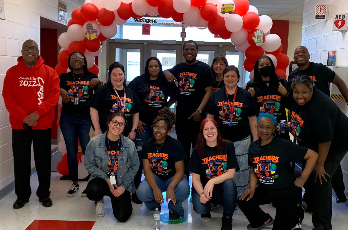 DrKSpells's tweet photo. We had a great Teacher Appreciation Week in Hazel Crest 152 1/2.  Thanks for all that you do for our scholars! https://t.co/rJsxXKN8mt