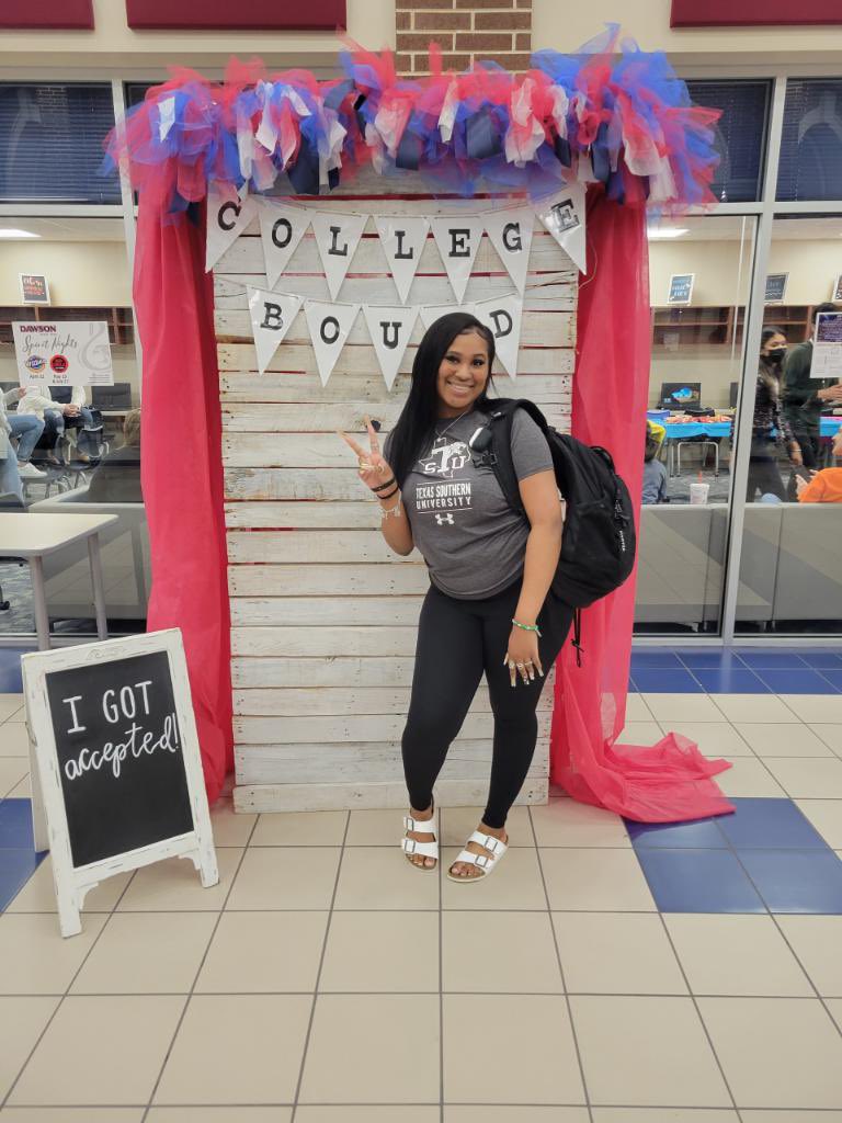 DHSCollegeBound's tweet photo. College Acceptance Day! https://t.co/VAmuDulsnd