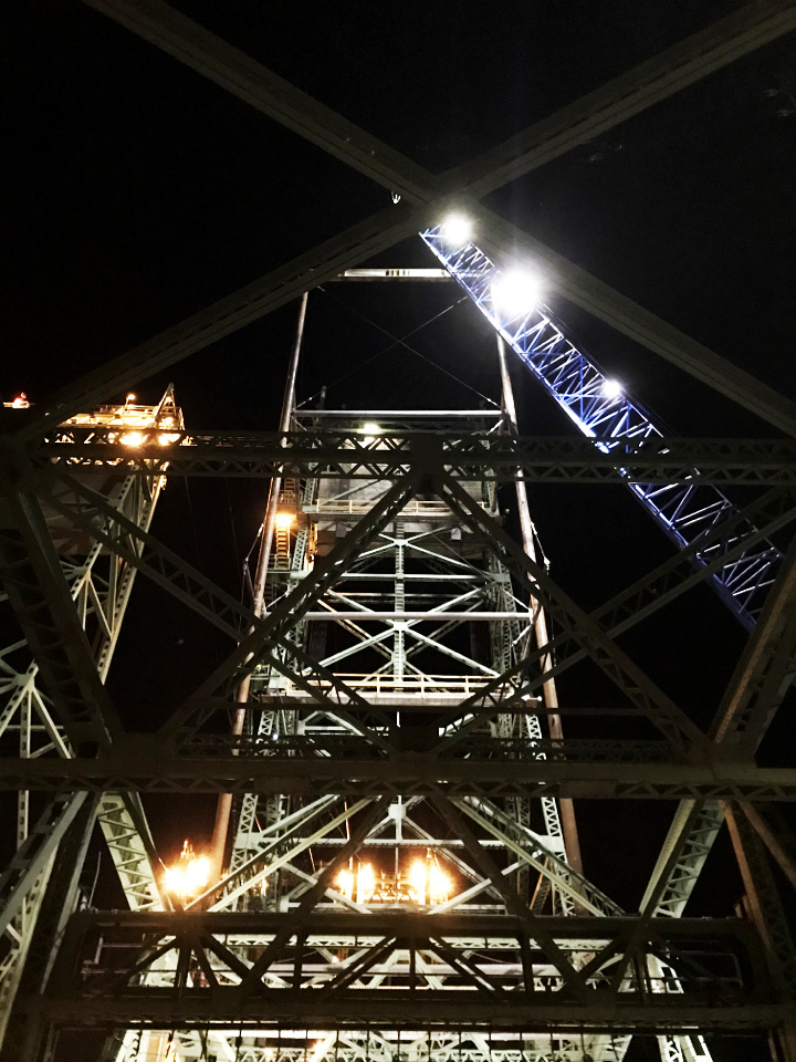 OregonDOT's tweet photo. Heads up #VanWa and #PDXtraffic: Overnight closures are coming next week to the SB and NB #InterstateBridge. 

One lane will remain open at all times during the work, part of the biennial inspection process. What to expect: https://t.co/XOHx5xBA4l https://t.co/tQ91gKXTvV