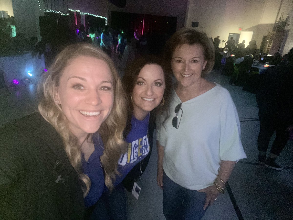 An amazing Friday at <a href="/CorsicanaISD/">Corsicana ISD</a> and #SpEdProm! <a href="/shanagowen/">Shana Daveport Owen</a> <a href="/DrDianeFrost/">Diane Davis Frost</a> and I are groovin’ to the 80’s at CHS Special Prom!