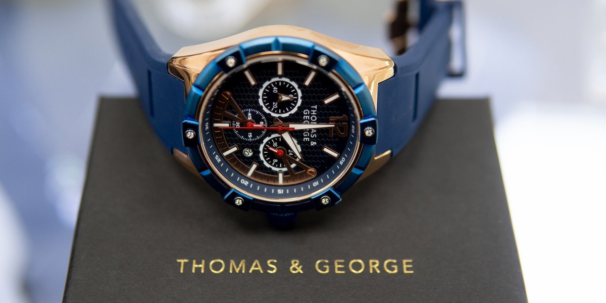 Our London Blue watch is the perfect choice for someone who likes to wear something bold that stands out. 

✅Just £99.99
✅Free worldwide delivery
✅2 year warranty